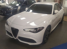 Alfa Romeo Giulia MY2024 Код версії 620.1AN.5  Бензин 2.0/280к.с. 4x4 (автоматична 8-ступенева)