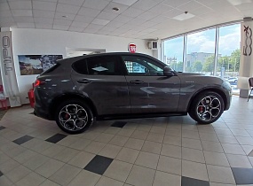 Alfa Romeo Stelvio MY2024 (Код версії 630.1AN.5) Бензин 2.0/280к.с. 4x4 (автоматична 8-ступенева)