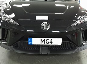 MG 4 EV Lux  Pebble Black	(салон Black)