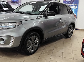 SUZUKI Vitara комплектація GL+, бензиновий 1.4L BOOSTERJET 48V SHVS м'який гібрид (Mild hybrid), 2WD (передній привід)/ 4WD (повний привід), 6AT (автоматична трансмісія), колір A9G