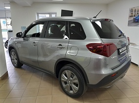 SUZUKI Vitara комплектація GL+, бензиновий 1.4L BOOSTERJET 48V SHVS м'який гібрид (Mild hybrid), 2WD (передній привід)/ 4WD (повний привід), 6AT (автоматична трансмісія), колір ZCD