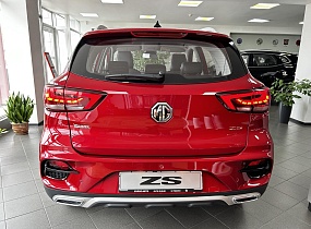 MG ZS комплектація COM 1.5 бензин CVT (безступенева КПП)  2024 р.в., колір FLARE RED салон DARK