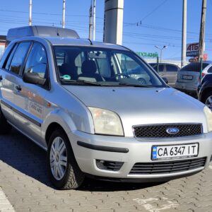 Автомобіль Ford Fusion в оренду подобово