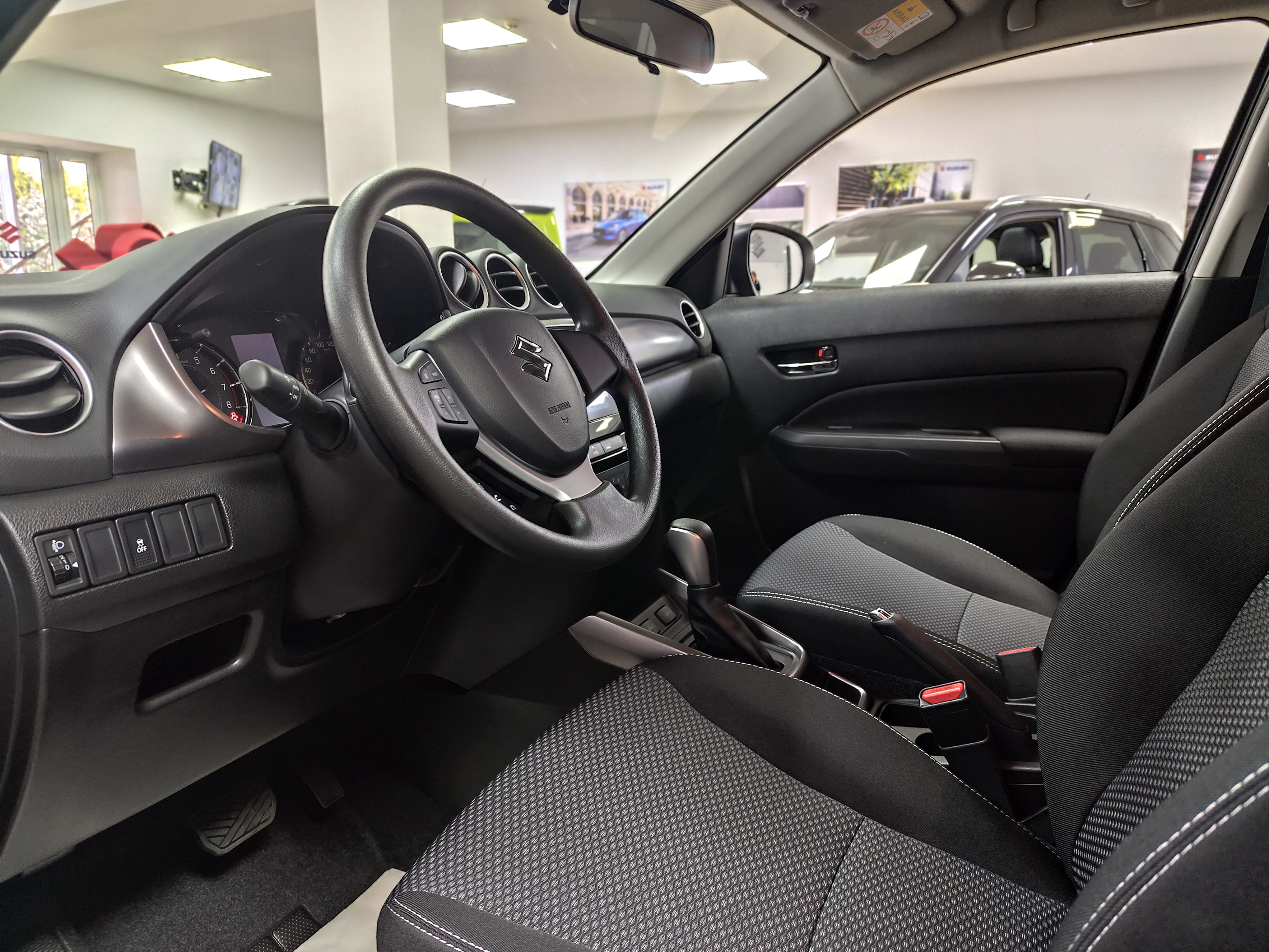 Негібридна Suzuki Vitara 2025 - Зображення 12