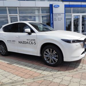 Тест-драйв на автомобіль Мазда СХ-4 2025 року