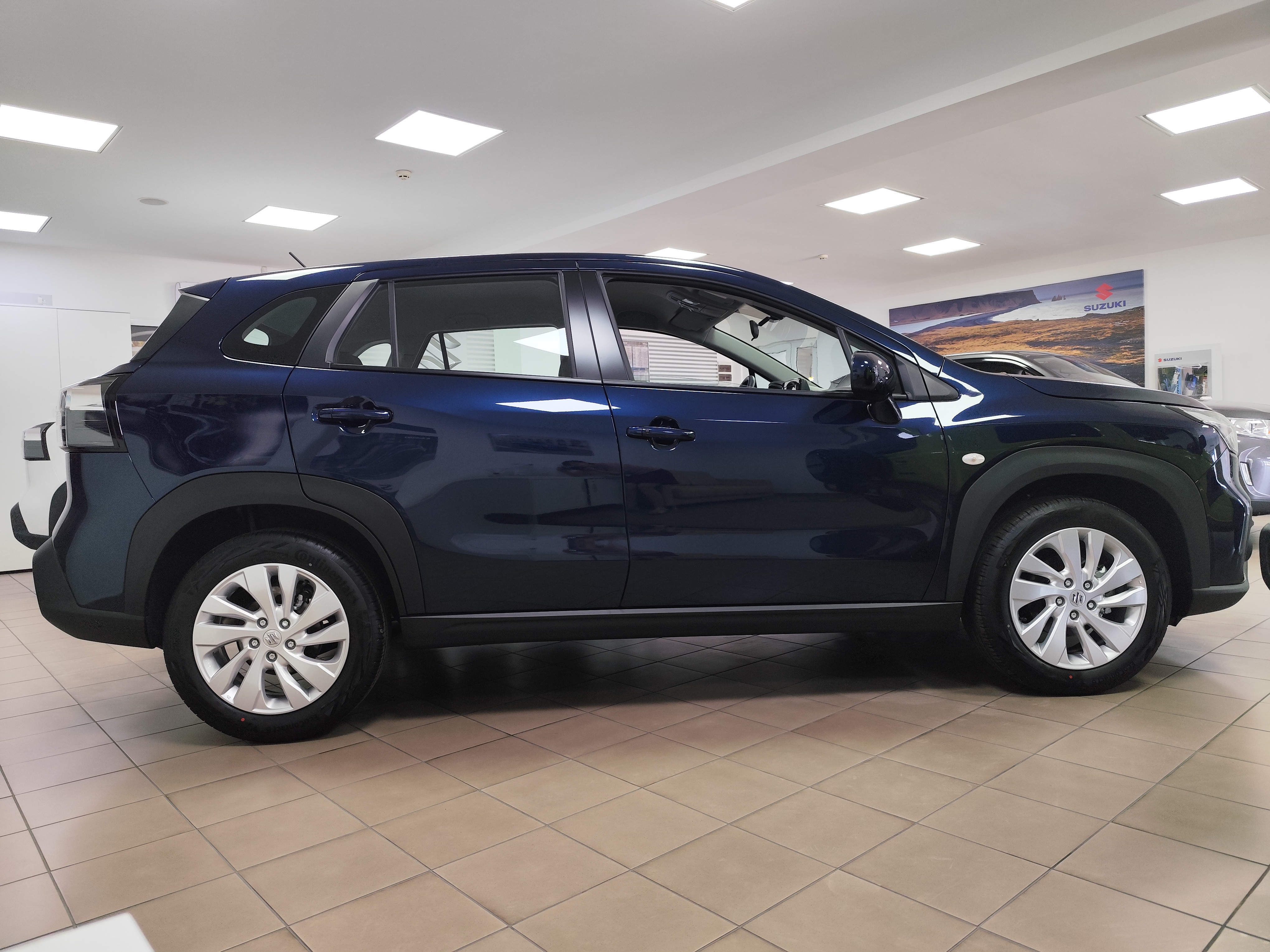 Suzuki S-CROSS 2025 року в комплектації GL - Зображення 4