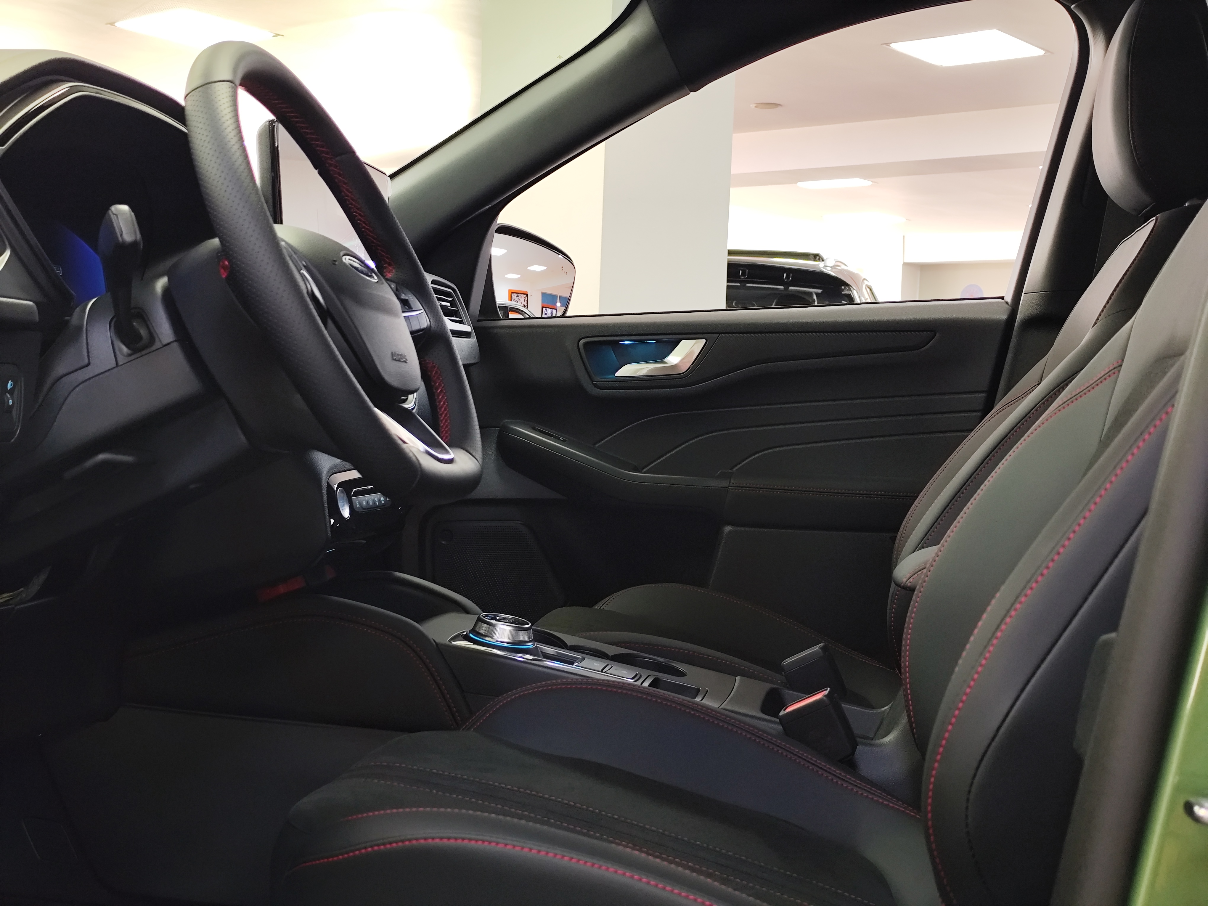 Кросовер Ford Kuga ST-Line X - Зображення 12