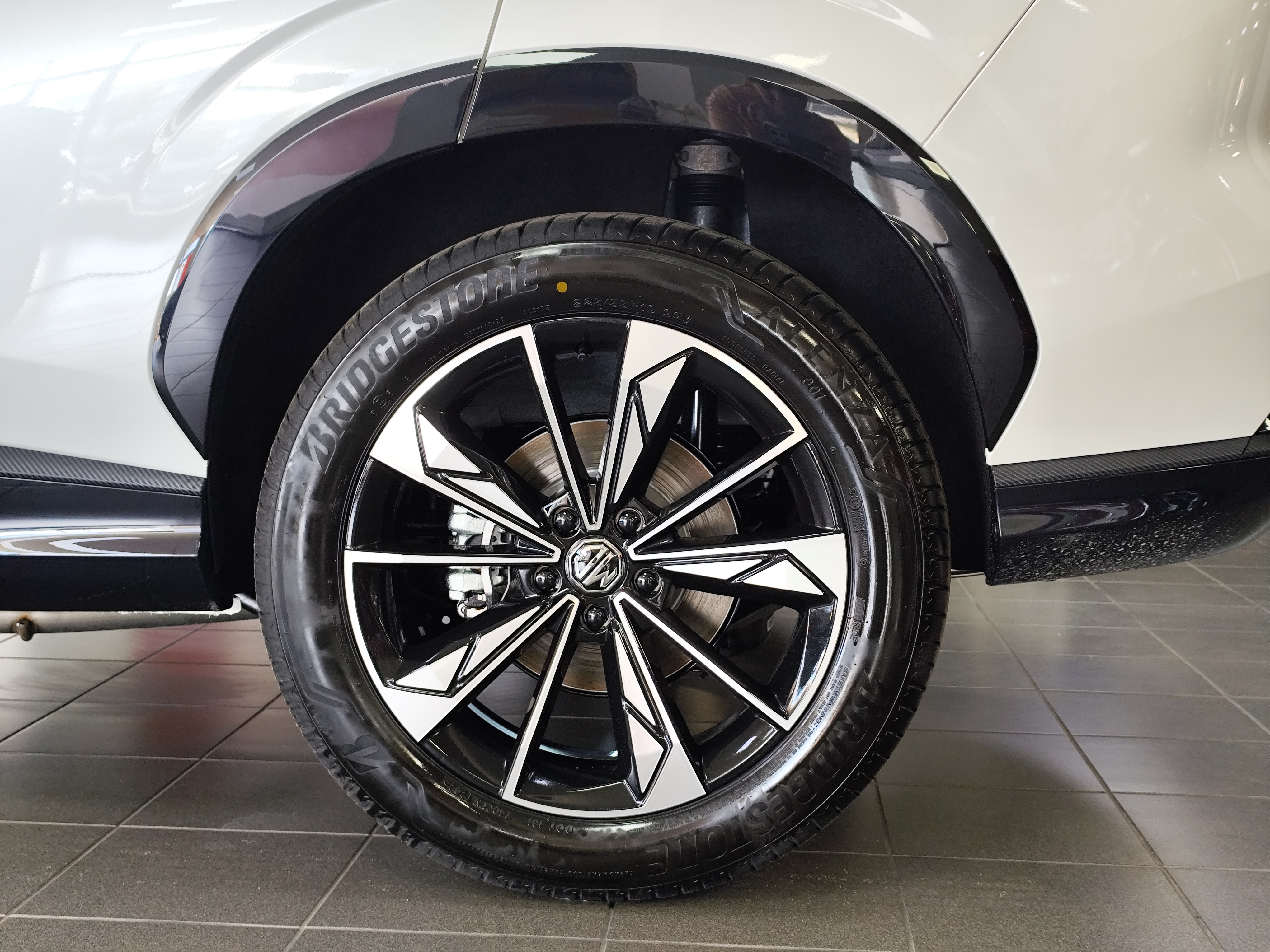 MG HS Hybrid+ LUX, світлий салон - Зображення 18