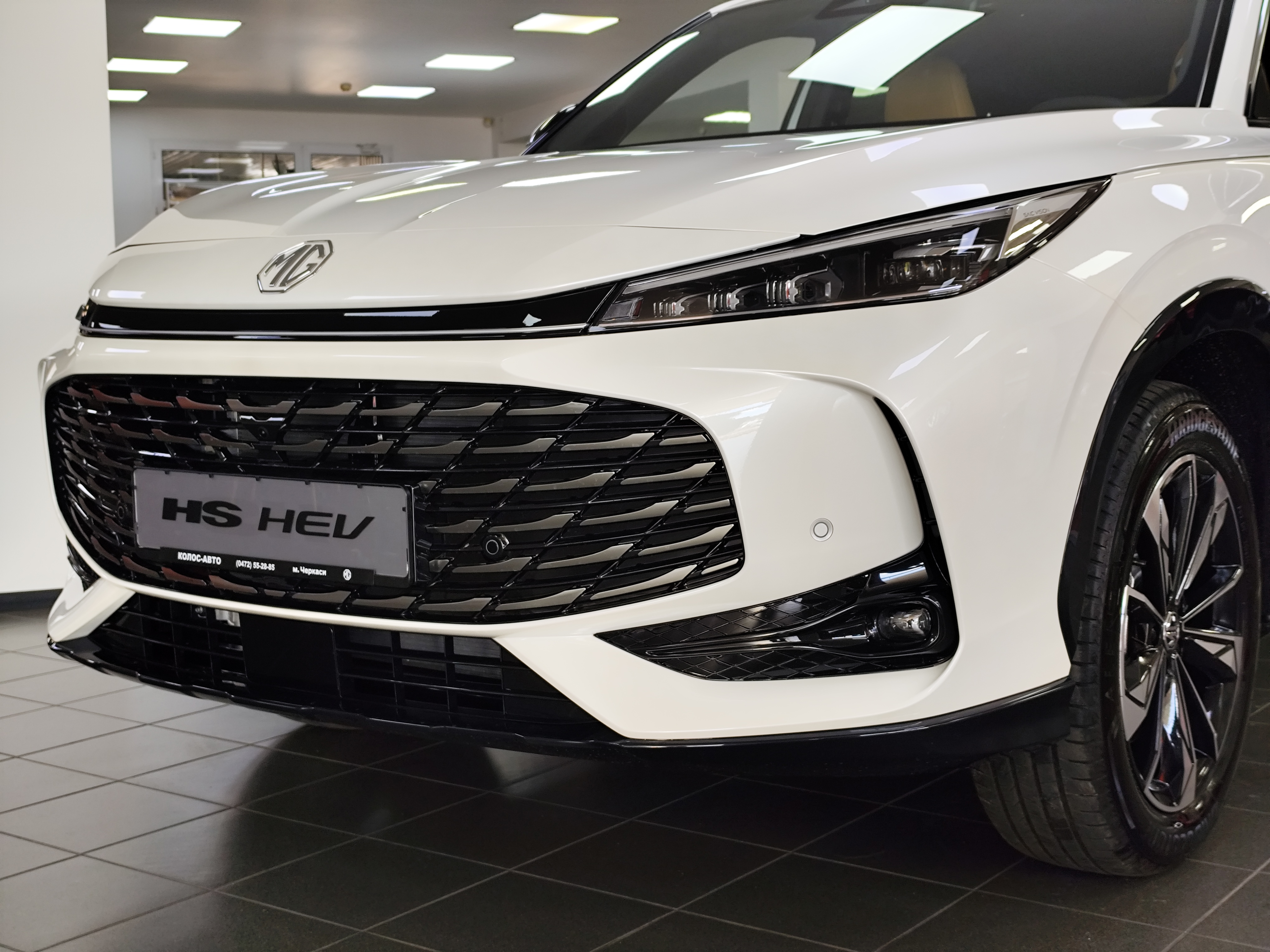 MG HS Hybrid+ LUX, світлий салон - Зображення 16