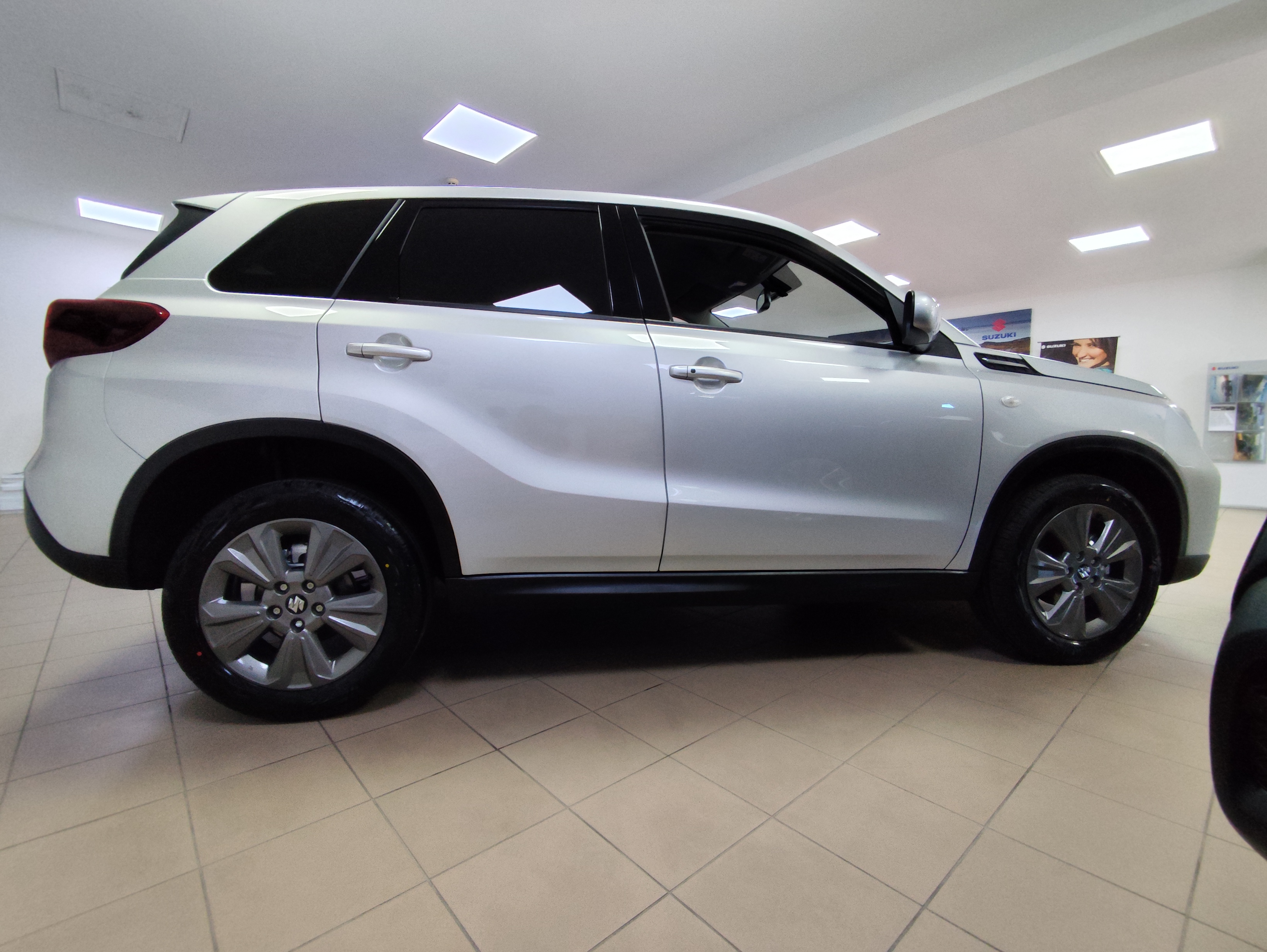 Suzuki Vitara 2026 в комплектації GL+ - Зображення 3